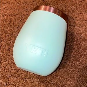 Yeti wine tumbler